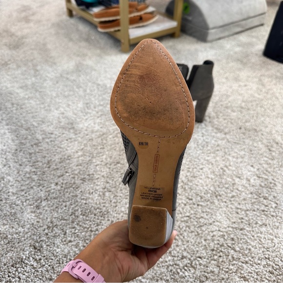 Vince Camuto vented grey heeled booties, size 7.5 - Picture 5 of 9